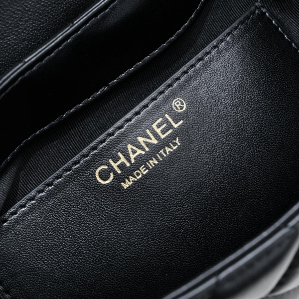 シャネルバッグ着用イメージ